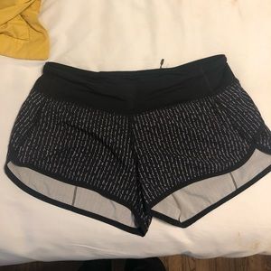 Lululemon speed short size 6 2.5 inch inseam
